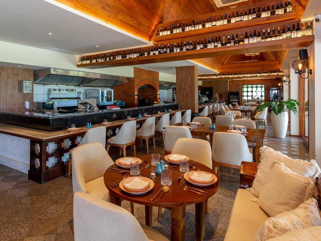 هتل دیسکاوری کارتیکا پلازا